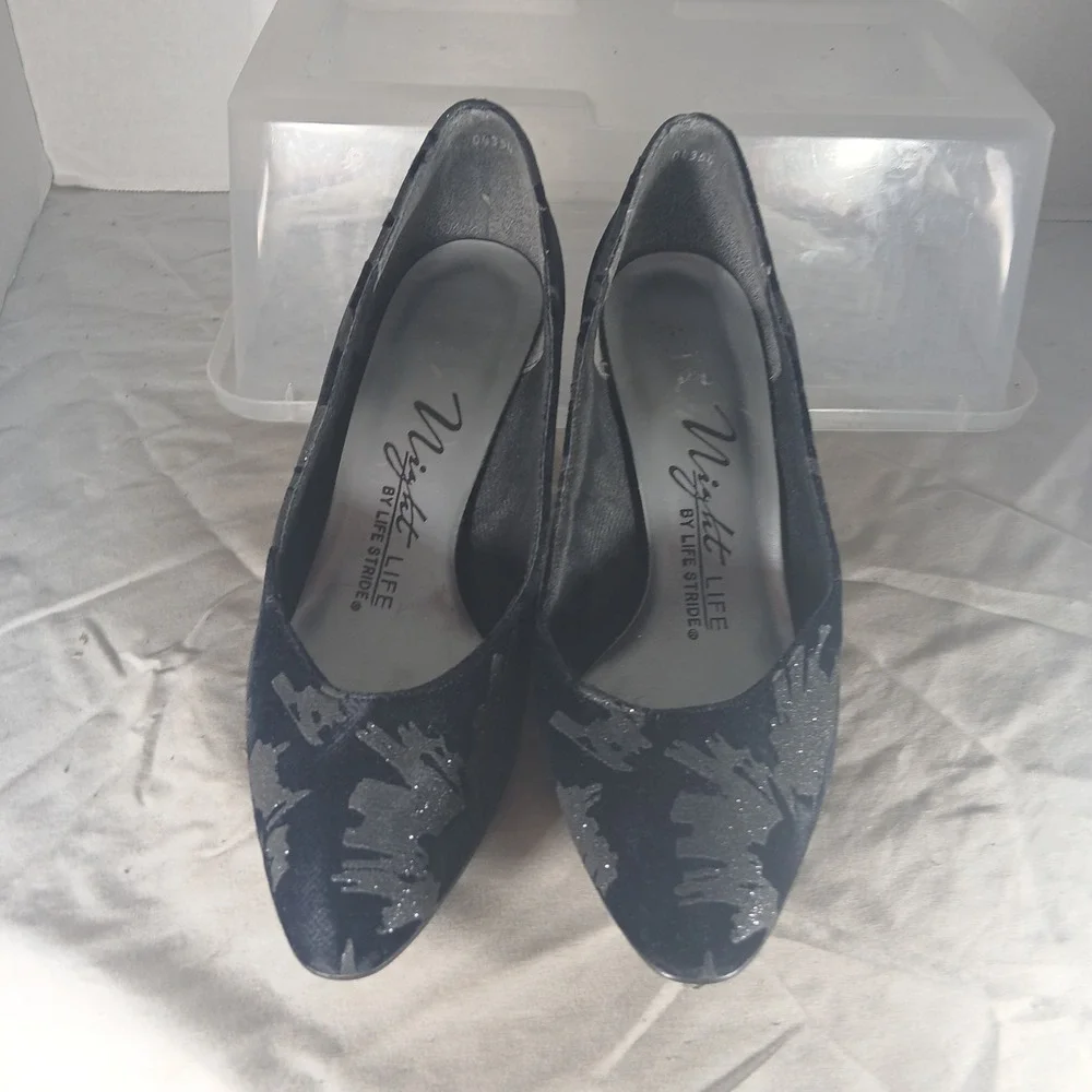 Night Life by Life Stride Womens 7.5‎ M Black Silver Glitter Velvet Pumps Heels